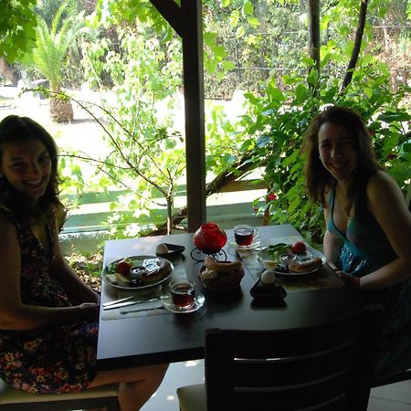 Maviev Otel Cesme Bagian luar foto