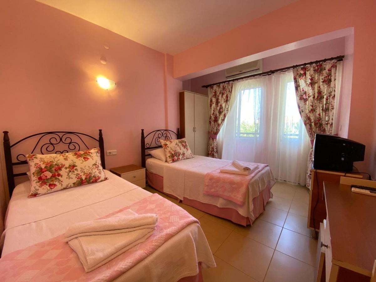 Maviev Otel Cesme Bagian luar foto