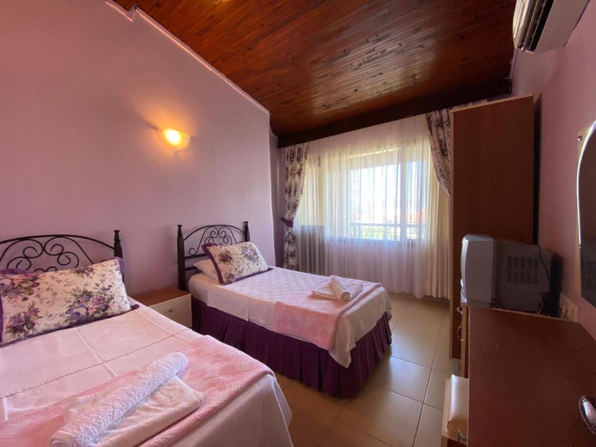 Maviev Otel Cesme Bagian luar foto