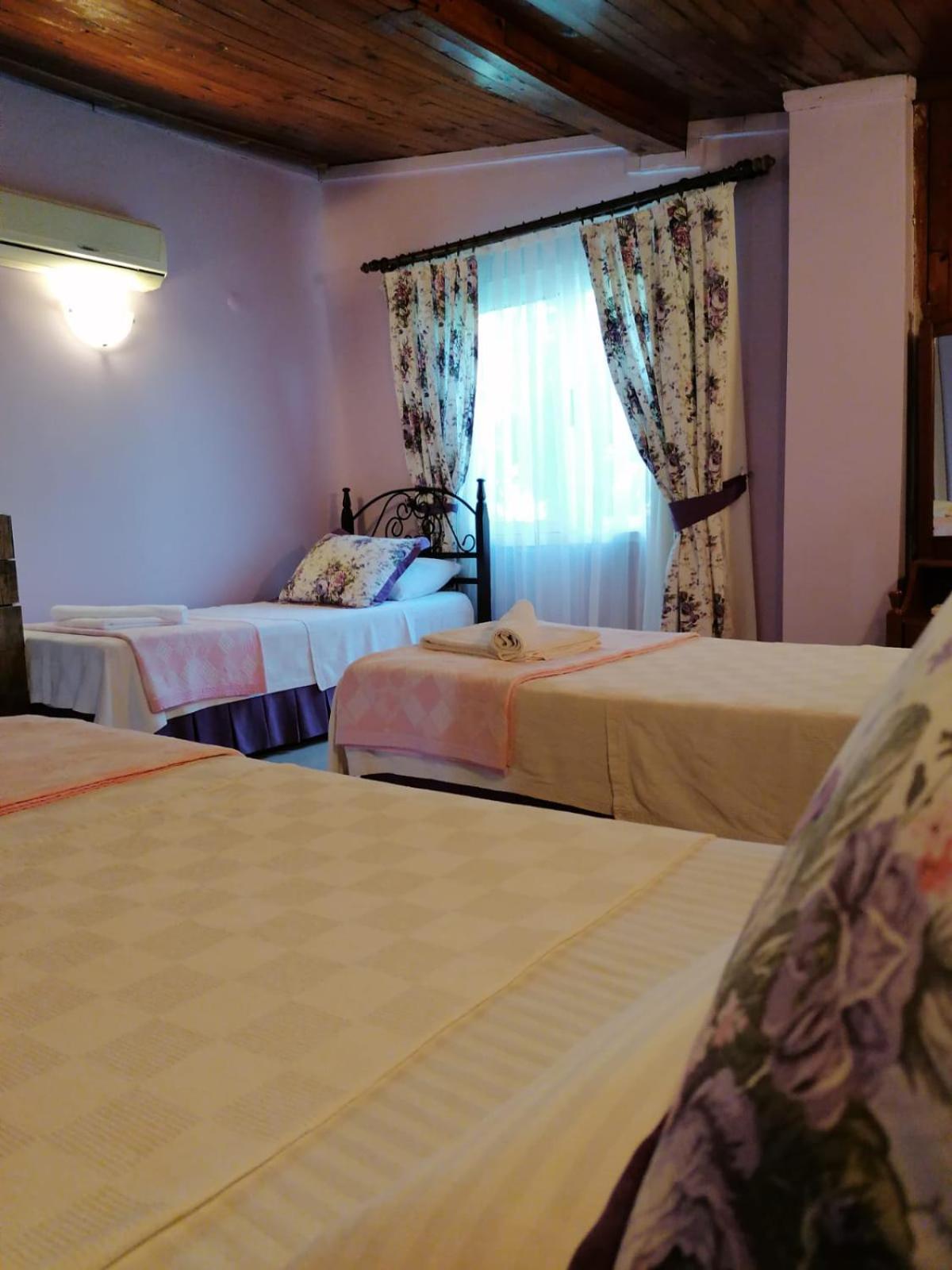 Maviev Otel Cesme Ruang foto